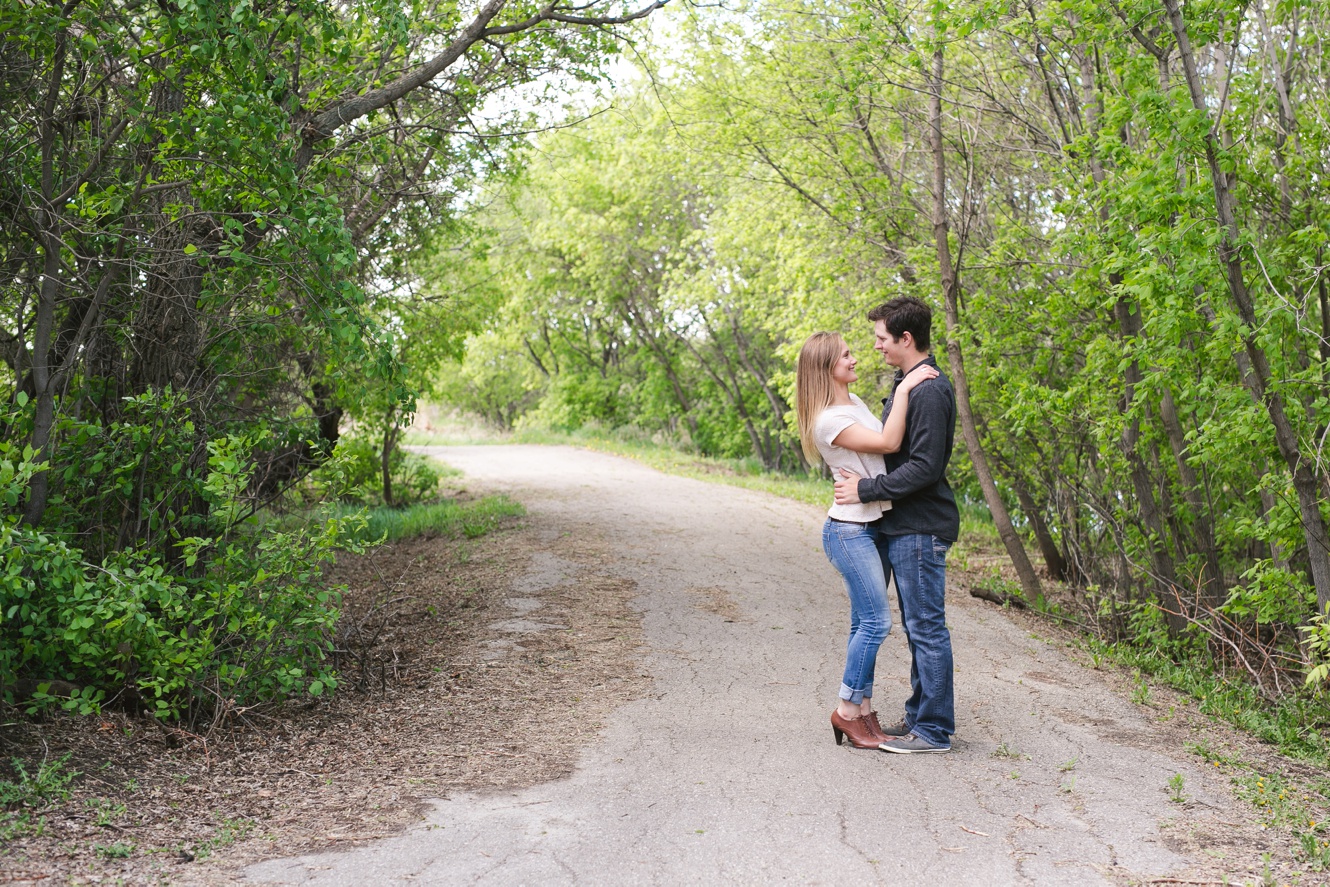 Weyburn-spring-dog-lilac-Regina-Estevan-Carlyle-Saskatchewan-engagement-photography-photographer-wedding-amazing-best-top_0007