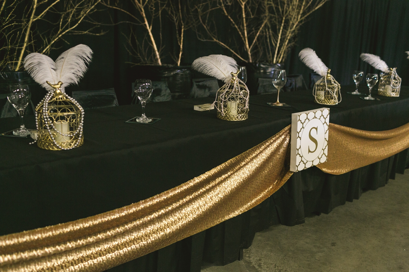 black and gold glitter head table inspiration photo