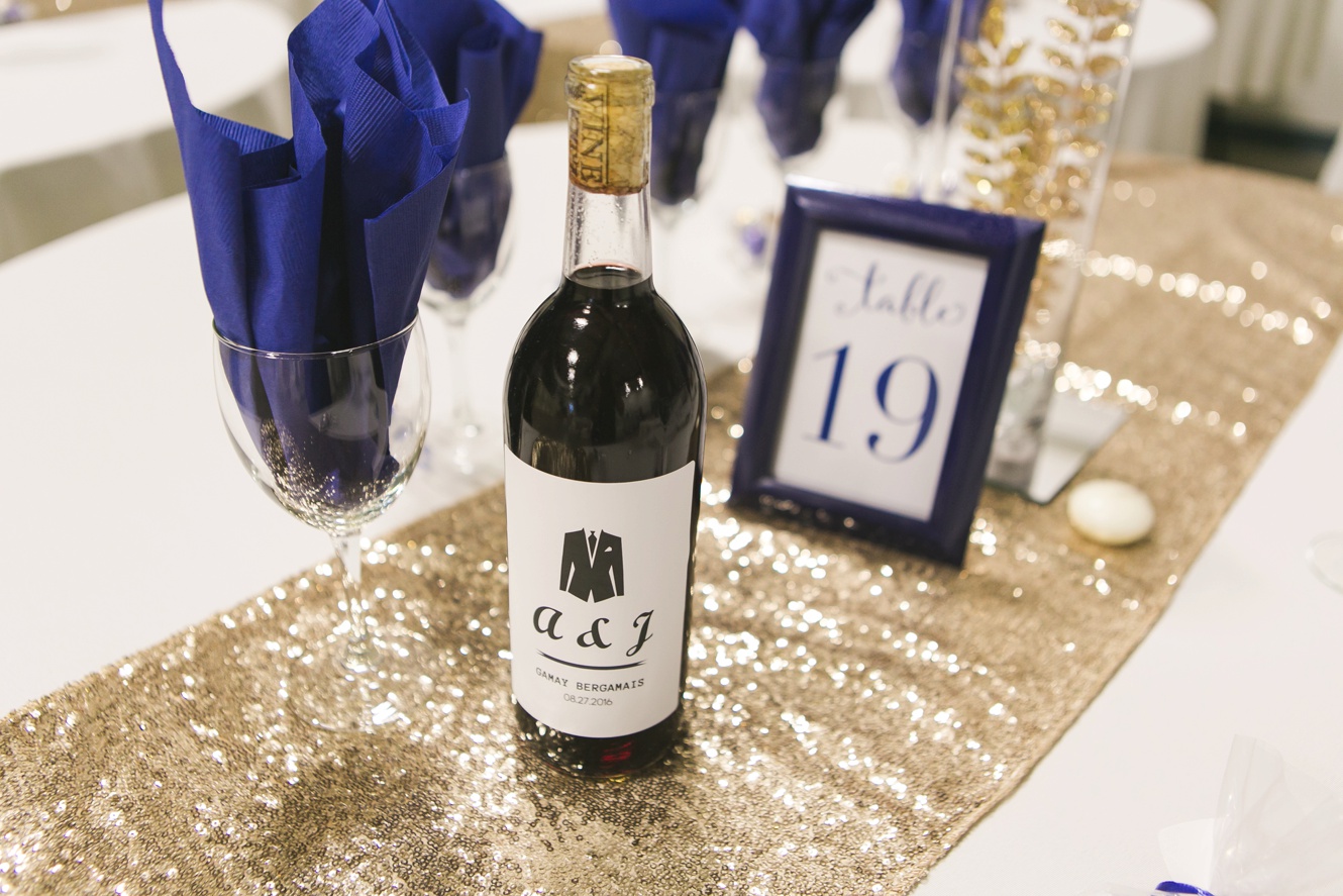 Make your own wine for your wedding photo