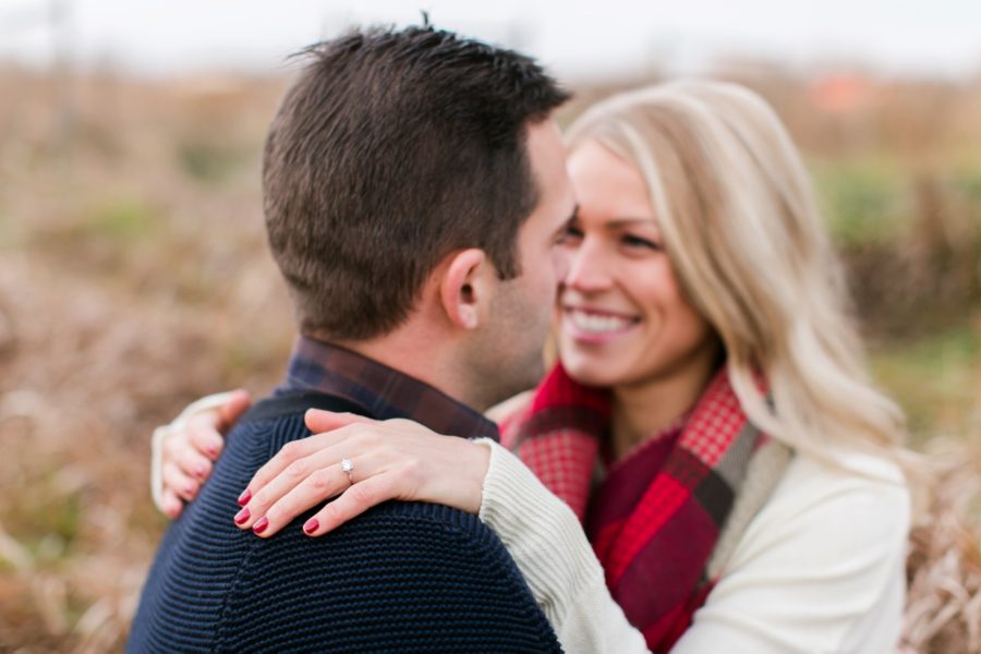Engagement session pose inspo photo
