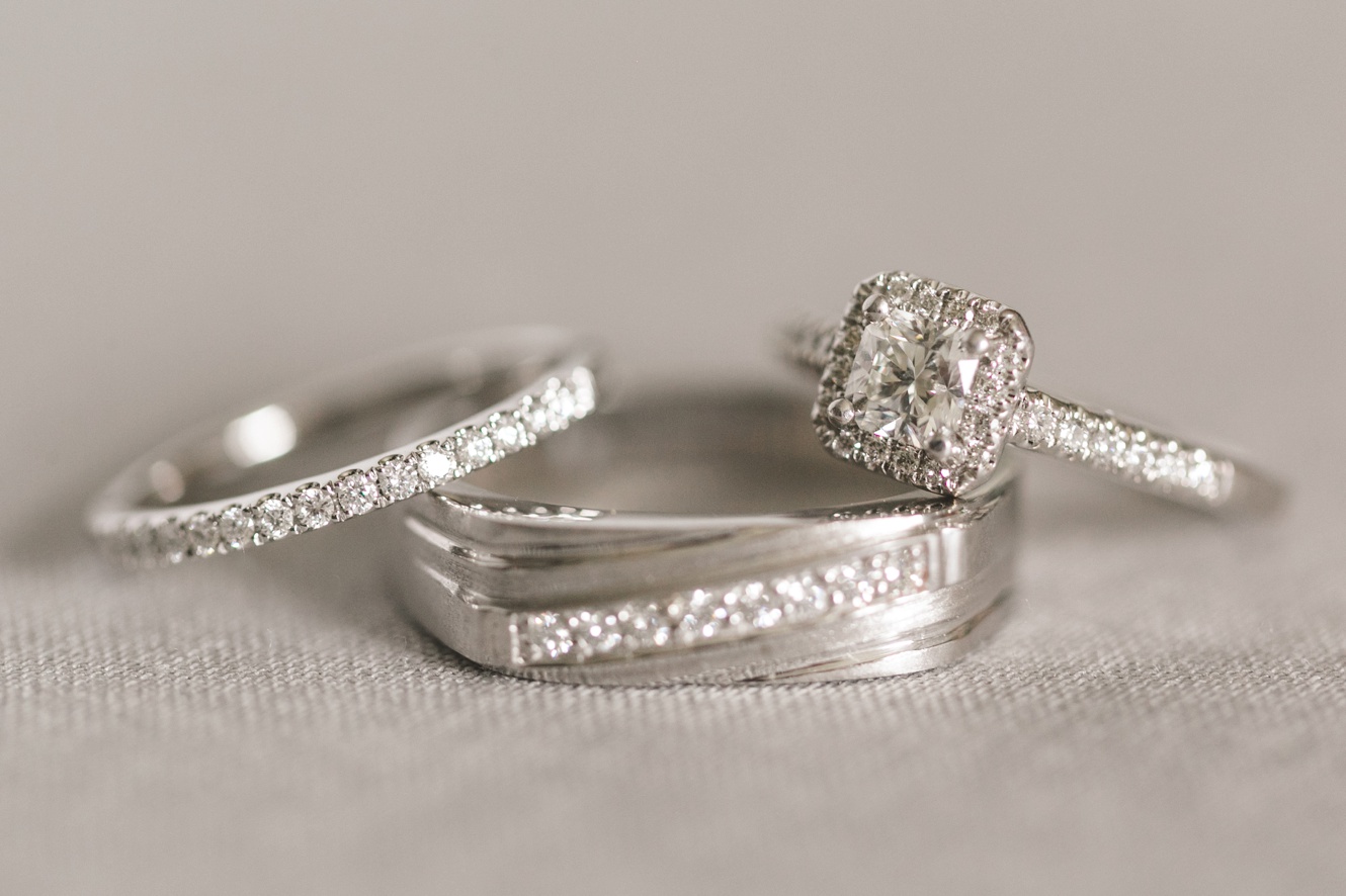 Diamond wedding ring photo