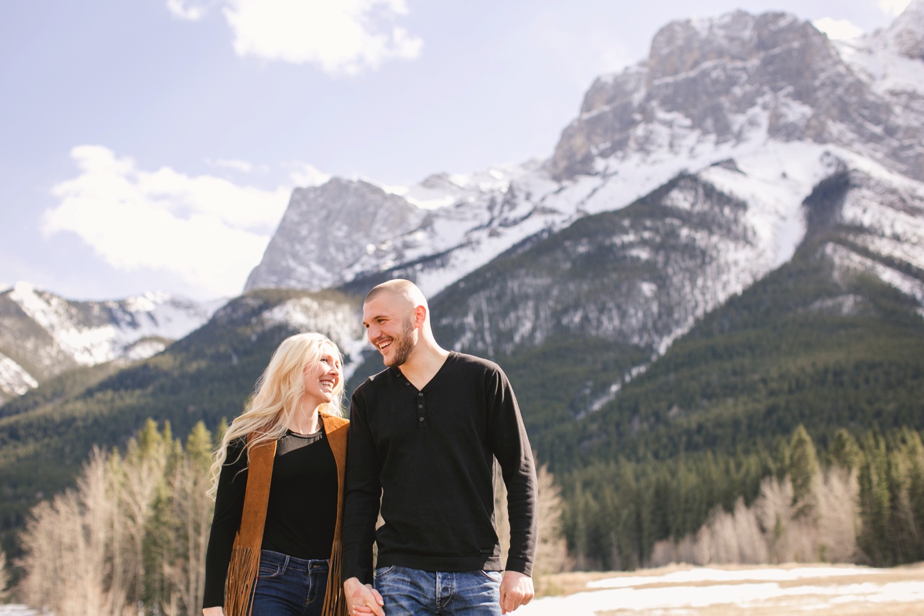 Tips for the perfect engagement session photo