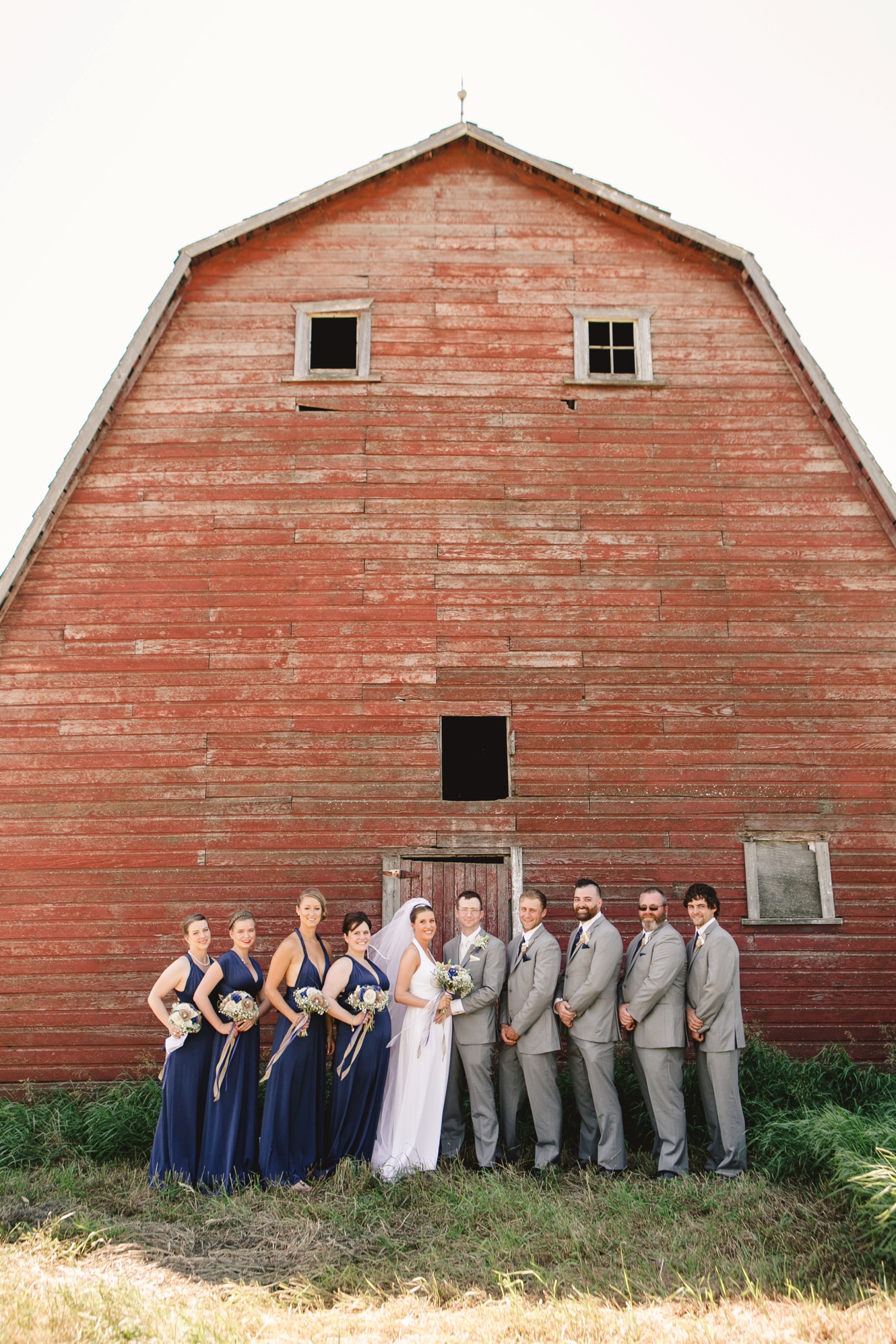 Red barn wedding photos