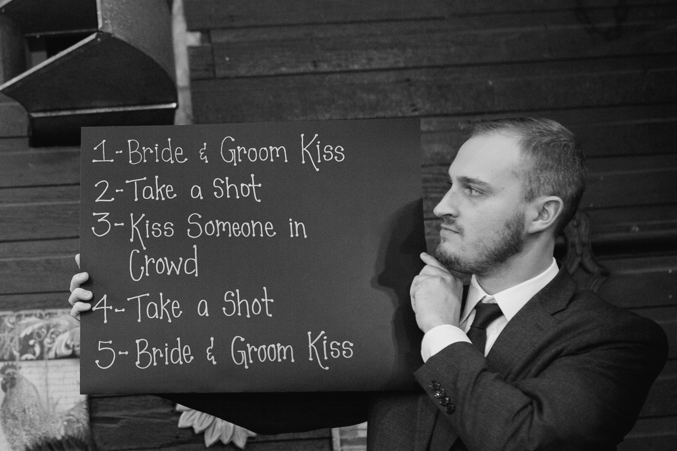 Kissing rules at wedding photo