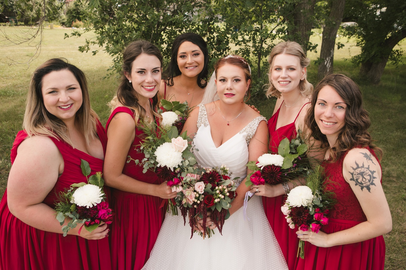How to pose bridal party photo
