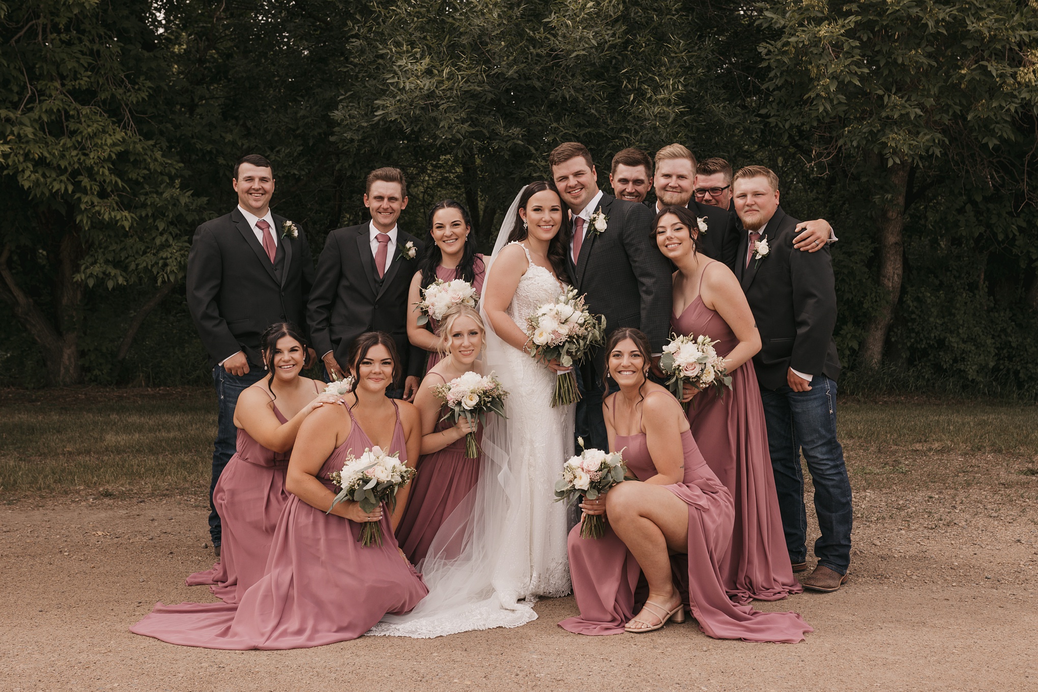 how to photograph large bridal parties