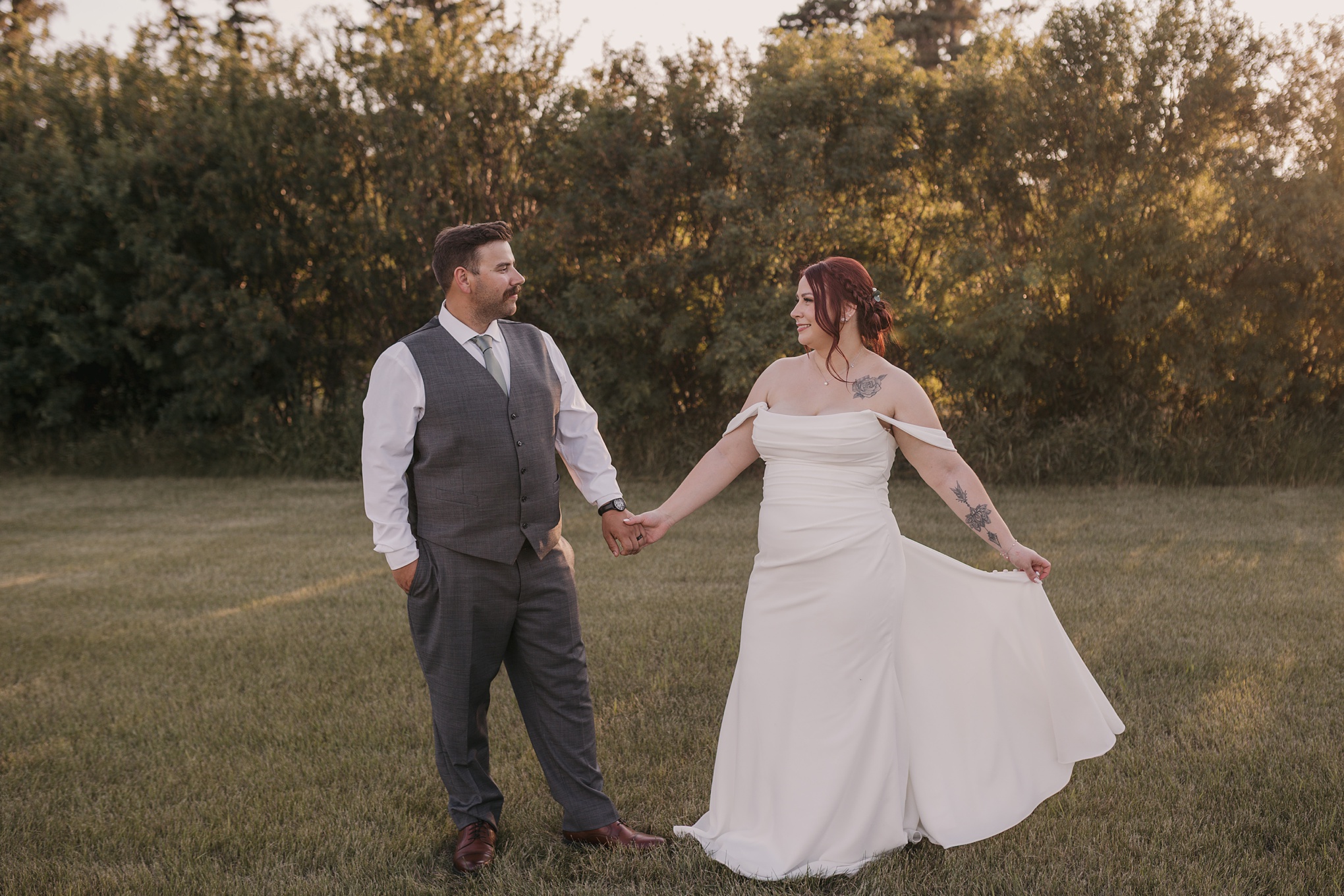 golden hour wedding photos