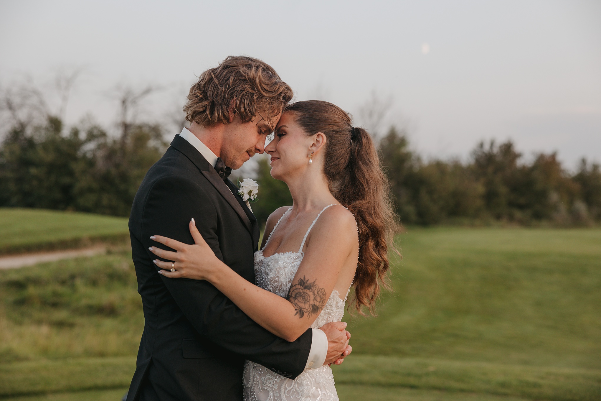 Romantic Black & White Wedding at Moon Lake Golf & Country Club
